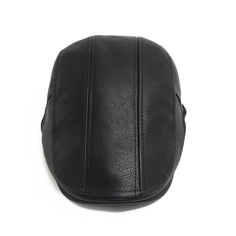 Boina Inglesa de Couro Masculina Luzzano LN375 clássica, com couro premium e design elegante, perfeita para visuais casuais ou formais com conforto.