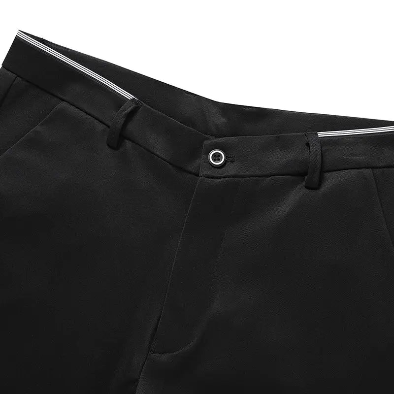 Calça Social Masculina Luzzano LN225, com modelagem clássica e acabamento refinado, perfeita para ocasiões formais e profissionais.