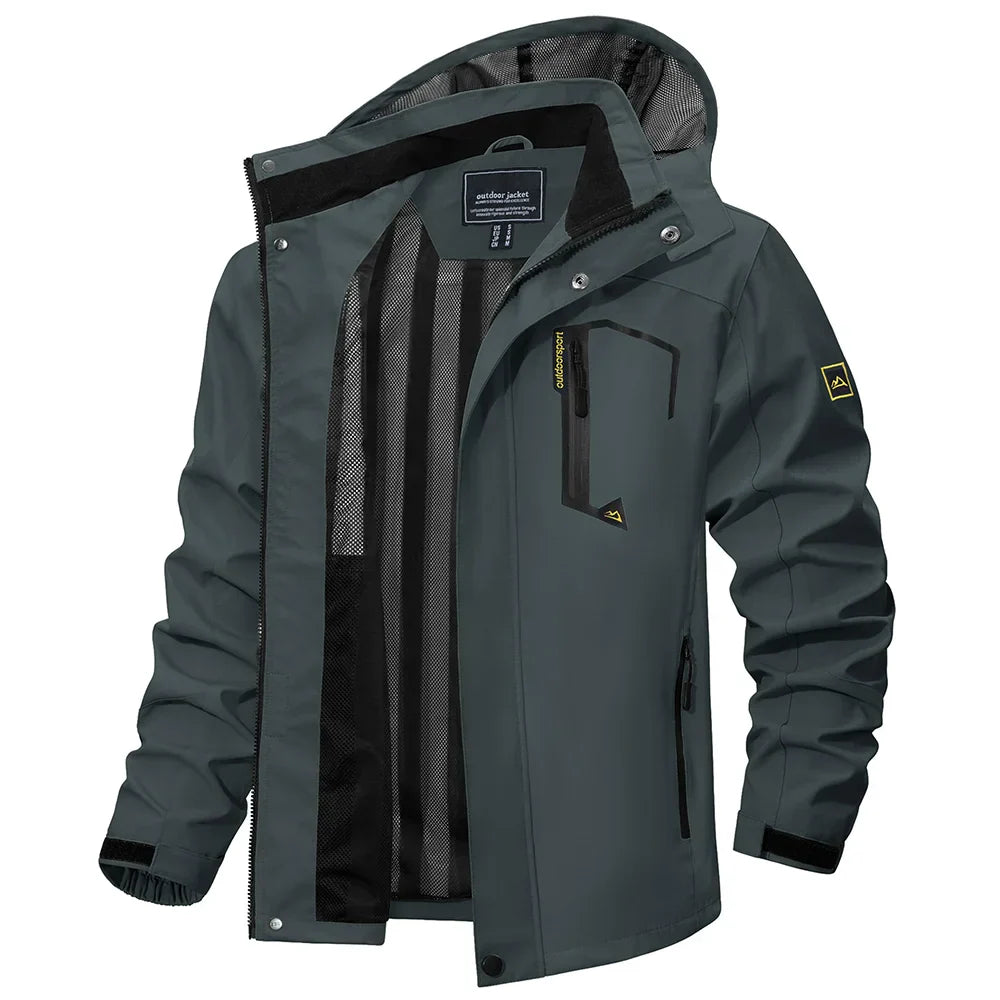 Jaqueta Impermeável Masculina Luzzano LN038, com ajuste ergonômico, tecido respirável e design moderno, ideal para proteção contra chuva sem perder o estilo.
