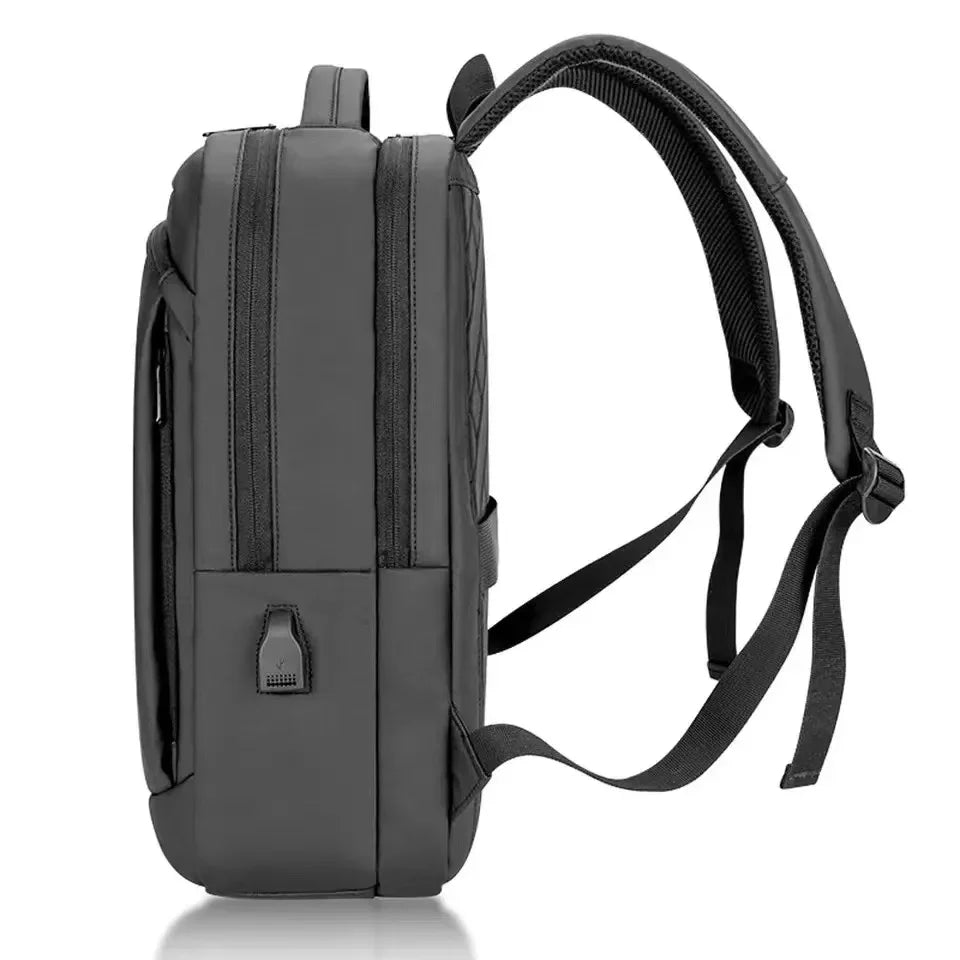 Mochila Executiva Luzzano LN419 moderna, com USB e tecido impermeável, para notebook 15,6", perfeita para trabalho ou viagens com estilo.