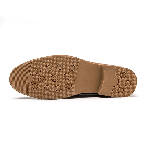 Loafer Masculino em Couro Luzzano LN348 elegante, com couro premium e sola vulcanizada, ideal para visuais sofisticados em marrom e preto.