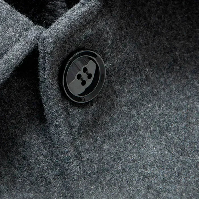 Sobretudo Masculino Curto de Lã LN205, com Lã SoftFleece®, ajuste europeu e proteção térmica para o inverno.
