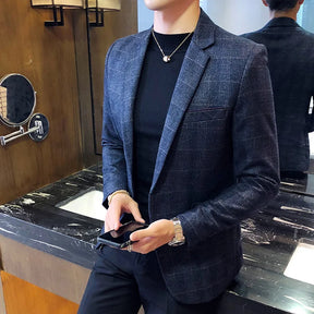 Blazer Masculino Luzzano LN196 com corte ajustado, lapelas tradicionais e tecido respirável. Sofisticação e conforto para qualquer ocasião