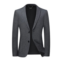 Blazer Masculino Luzzano LN028, feito em tecido elástico de malha premium, com design moderno, caimento impecável e praticidade para um visual elegante.