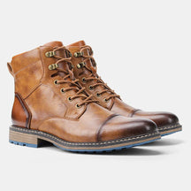 Bota Masculina em Couro Luzzano LN156, couro premium, solado emborrachado, interior acolchoado e design moderno para resistência e conforto.