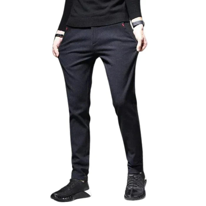 Calça Social Masculina Luzzano LN226, com corte slim fit e tecido premium, perfeita para ocasiões formais e profissionais.
