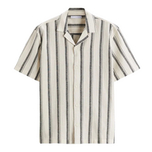 Camisa Masculina em Linho Listrada Luzzano LN359, tecido respirável, secagem rápida, modelagem casual e colarinho acampamento para um visual moderno.