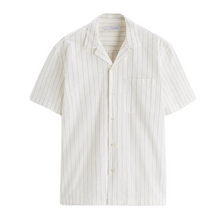 Camisa Masculina em Linho Listrada Luzzano LN359, tecido respirável, secagem rápida, modelagem casual e colarinho acampamento para um visual moderno.