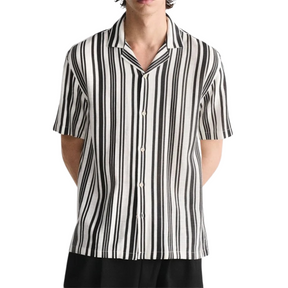 Camisa Masculina em Linho Listrada Luzzano LN359, tecido respirável, secagem rápida, modelagem casual e colarinho acampamento para um visual moderno.