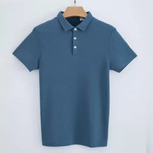 Camisa Polo Masculina Luzzano LN006, confeccionada em algodão premium, com modelagem clássica, toque suave e acabamento refinado para um visual sofisticado.