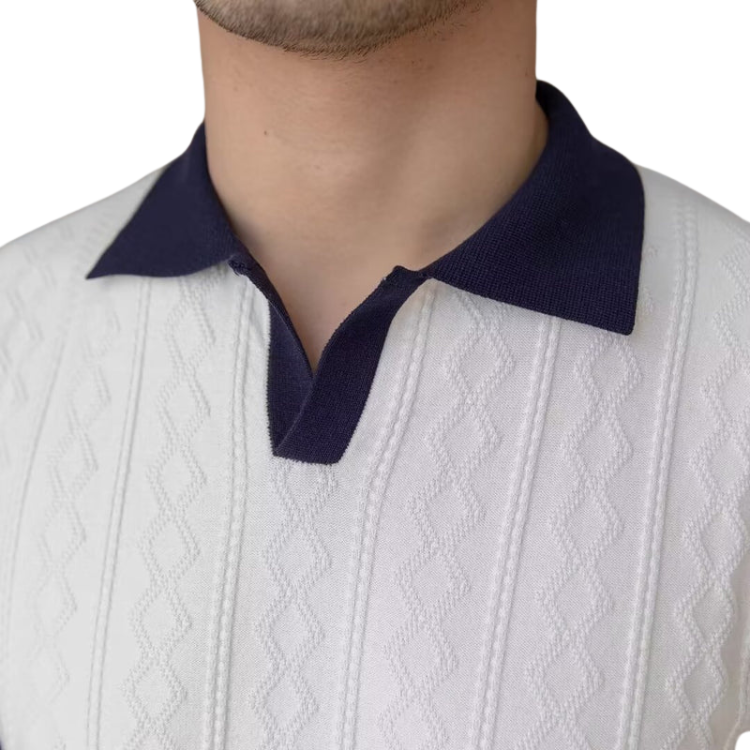 Camisa Polo Masculina Tricot Luzzano LN025, confeccionada em algodão respirável com modelagem slim fit e textura jacquard, ideal para um visual moderno.