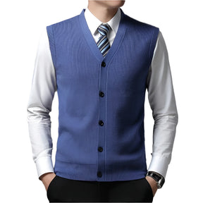 Colete Social Masculino Luzzano LN394 refinado, com design clássico e acabamento detalhado, perfeito para eventos formais com elegância e conforto.