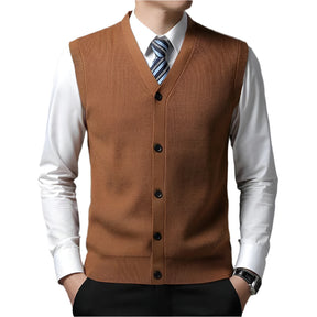 Colete Social Masculino Luzzano LN394 refinado, com design clássico e acabamento detalhado, perfeito para eventos formais com elegância e conforto.