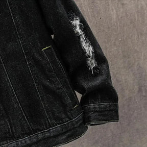 Jaqueta Jeans Masculina Luzzano LN138, confeccionada em jeans premium, com modelagem moderna e acabamento refinado para um estilo urbano e sofisticado.