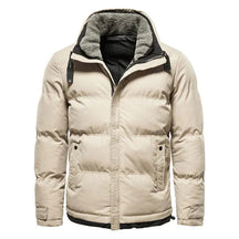 Jaqueta Masculina Puffer Forrada em Lã Luzzano LN118 com modelagem ajustada, capuz integrado e fechamento em zíper, garantindo proteção e estilo.