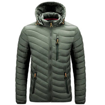 Jaqueta Puffer Masculina Luzzano LN090 com isolamento térmico em plumas, gola alta e fechamento em zíper para temperaturas de até -10ºC.