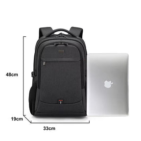 Mochila Executiva Luzzano LN084 com espaço para notebook 17", material impermeável, alças acolchoadas e porta USB integrada.