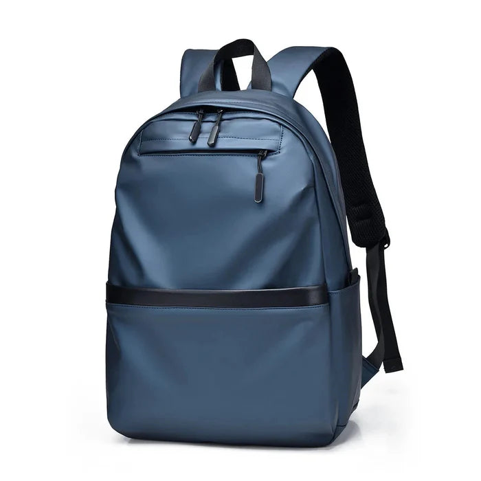 Mochila Executiva Luzzano LN085 com espaço para notebook 15", material impermeável, alças acolchoadas e divisórias organizadoras.