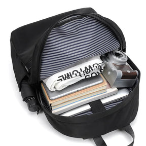 Mochila Executiva Luzzano LN085 com espaço para notebook 15", material impermeável, alças acolchoadas e divisórias organizadoras.