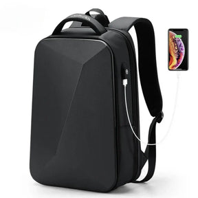 Mochila Executiva Luzzano LN087 com compartimento para notebook 14", material impermeável, alças ergonômicas e porta USB para mais praticidade.