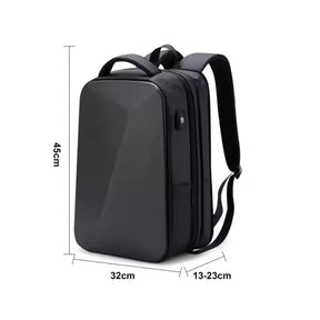 Mochila Executiva Luzzano LN087 com compartimento para notebook 14", material impermeável, alças ergonômicas e porta USB para mais praticidade.