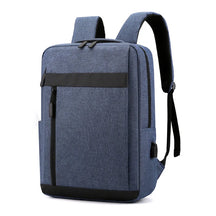 Mochila Executiva Luzzano LN088 com espaço para notebook 15", material resistente, alças acolchoadas e porta USB para mais praticidade.