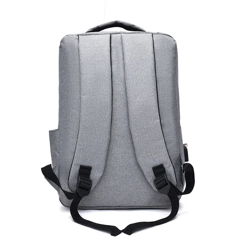 Mochila Executiva Luzzano LN088 com espaço para notebook 15", material resistente, alças acolchoadas e porta USB para mais praticidade.