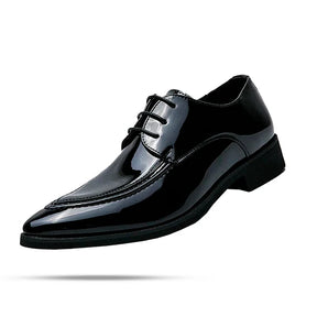 Derby Masculino em Couro Luzzano LN366 sofisticado, com couro envernizado e plataforma 4 cm, perfeito para visuais formais em verde e preto.
