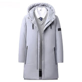 Sobretudo Masculino Luzzano LN233, com parte externa impermeável e detalhes práticos como zíper e bolsos impermeáveis, ideal para o inverno.