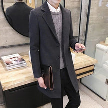 Sobretudo Masculino Luzzano LN231, com fechamento com botões e materiais de alta qualidade, perfeito para o inverno e outono.