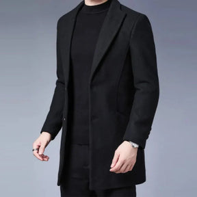 Sobretudo Masculino Luzzano LN239, com lã, algodão e forro acolchoado, ideal para o inverno europeu com um design sofisticado.