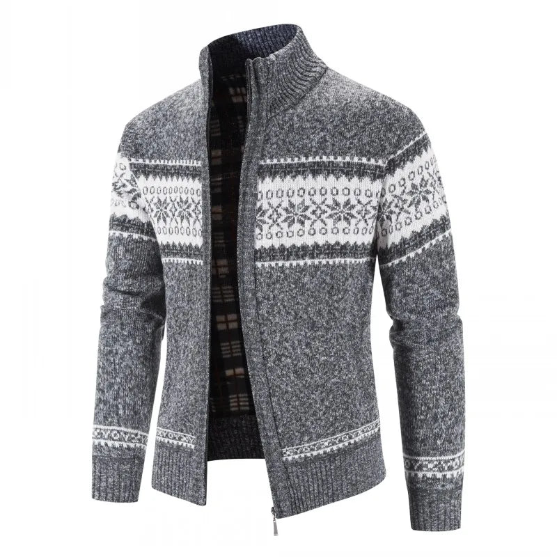 Suéter Masculino Bordado Luzzano LN179 em lã premium, modelagem slim fit e gola alta com zíper. Estilo, conforto e funcionalidade.
